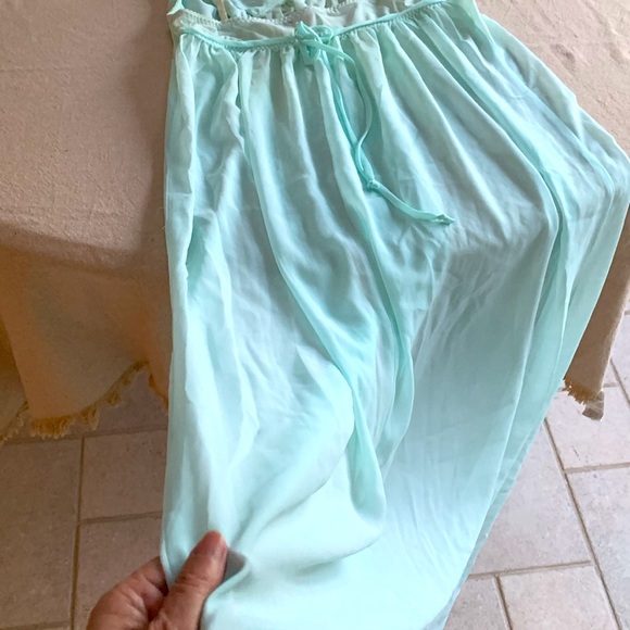 Elegant mint green floor length chemise nightgown.  Linea Donatella size small - Picture 8 of 10